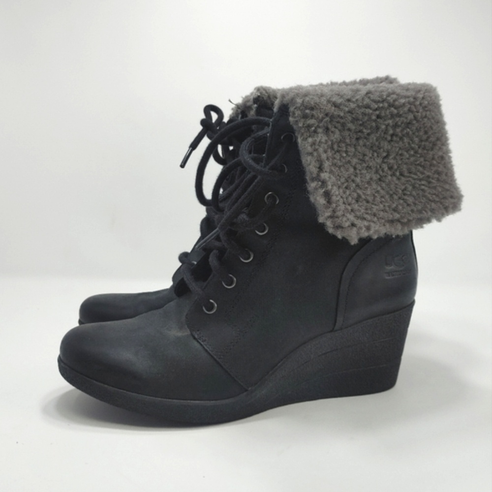 UGG Australia Zea Black Leather Waterproof Boots Wedge‎ Shearling Lace Up Size 7 - Picture 2 of 9